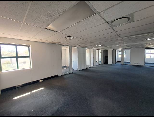 281M² OFFICE TO LET IN HYDE PARK